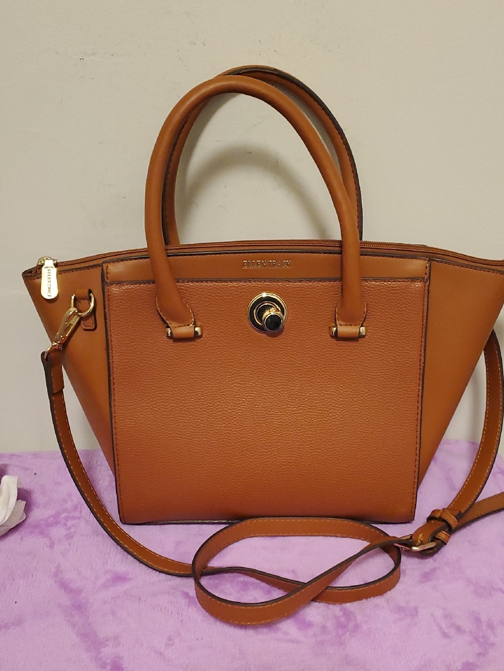 BROWN LEATHER HAND BAG " ELLEN TRACY ".